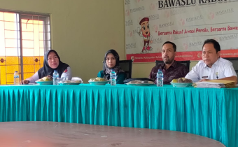 Bawaslu Seluma Gelar Rapat Pengelolaan Keuangan Dana Hibah Tahun 2024 