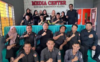Memeriahkan HUT Bawaslu Ke-17, Bawaslu Kabupaten Seluma Gelar Tasyakuran